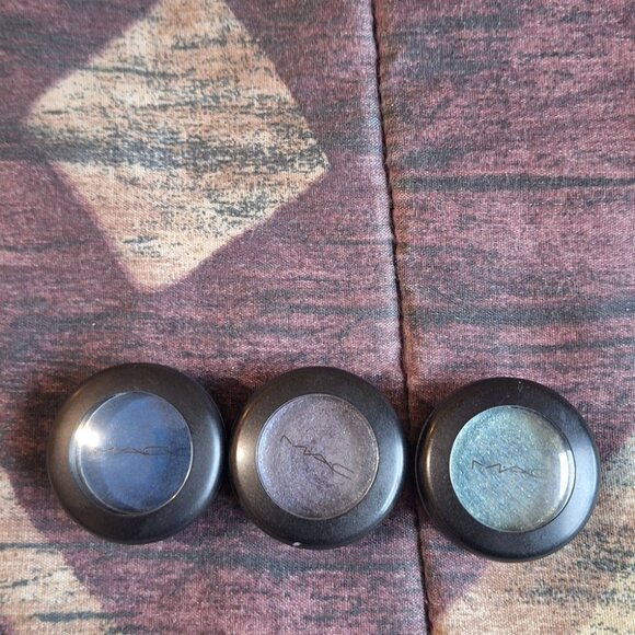 โจ๐ MAC Single Eyeshadow Bundle (3 Shades) | Cool-Toned Blues & Taupe ๐โจ - Picture 2 of 3